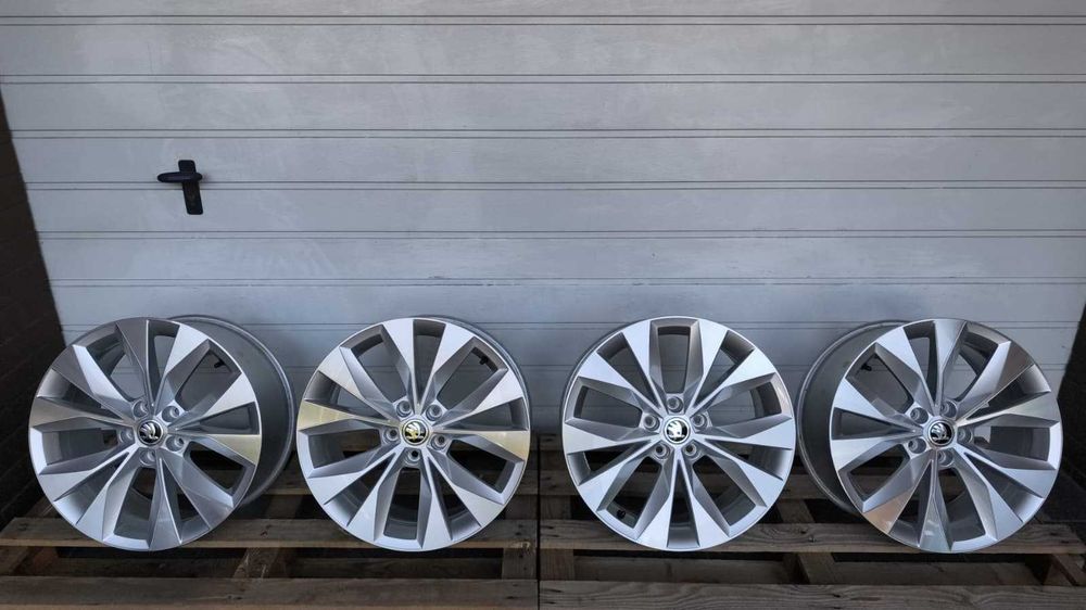 Felgi aluminiowe Skoda Superb IV III Scout Vw 18" 5x112 Et44 (GD1257)