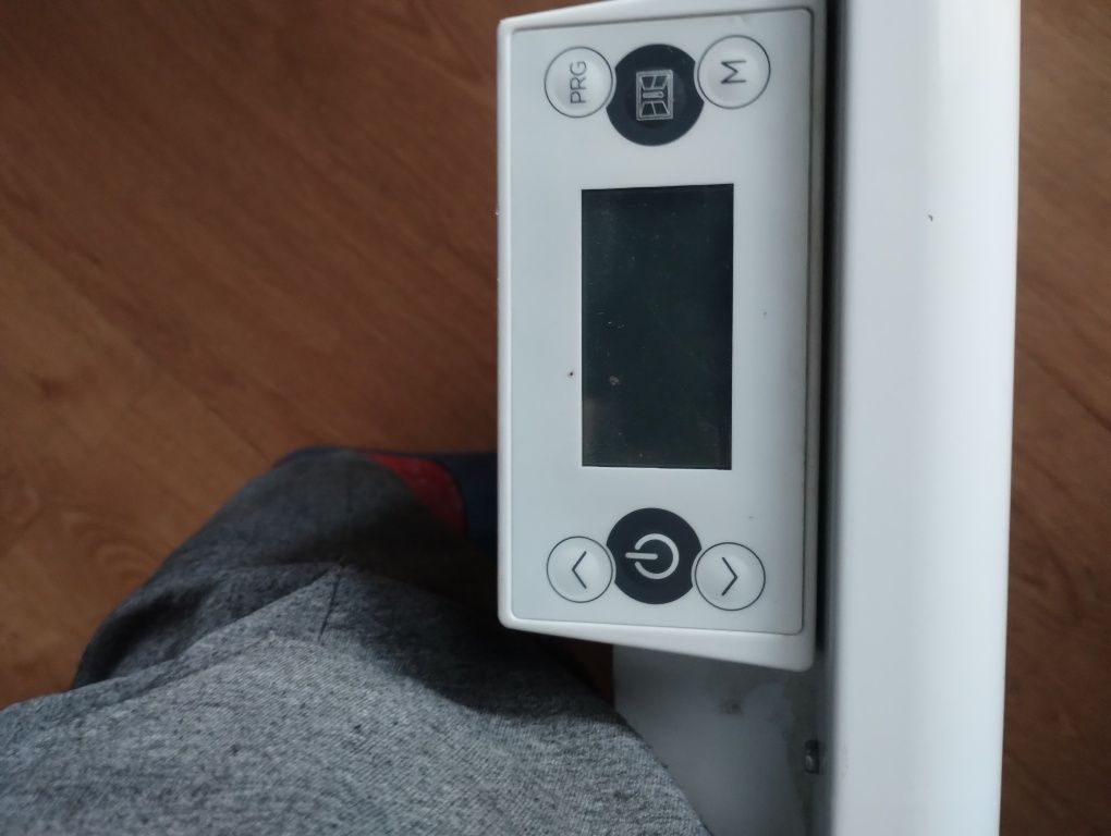 Grzejnik elektryczny z przyczepki kampingowej