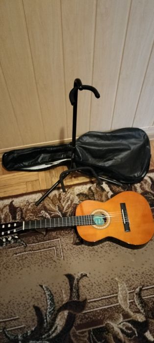 Gitara akustyczna młodzieżowa