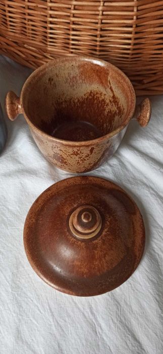 Kociołek gliniany z pokrywką