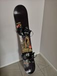 Snowboard O-Matic 151 cm z wiązaniami