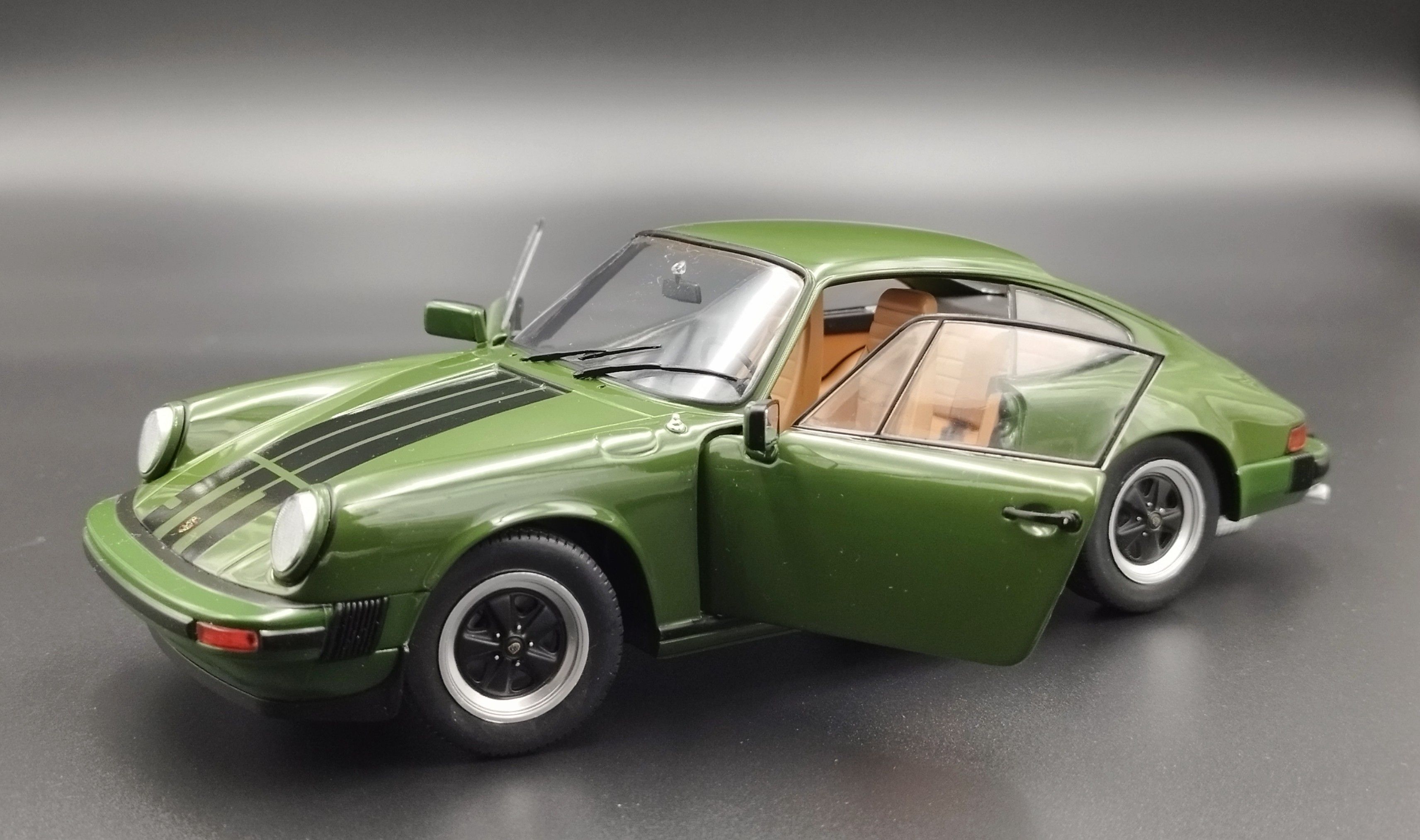 1:18 Solido 1978 Porsche 911 SC Olive Green