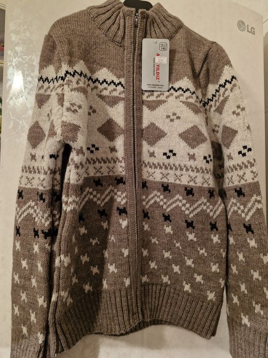 Кофточка 50% шерсть, нова , Турція.