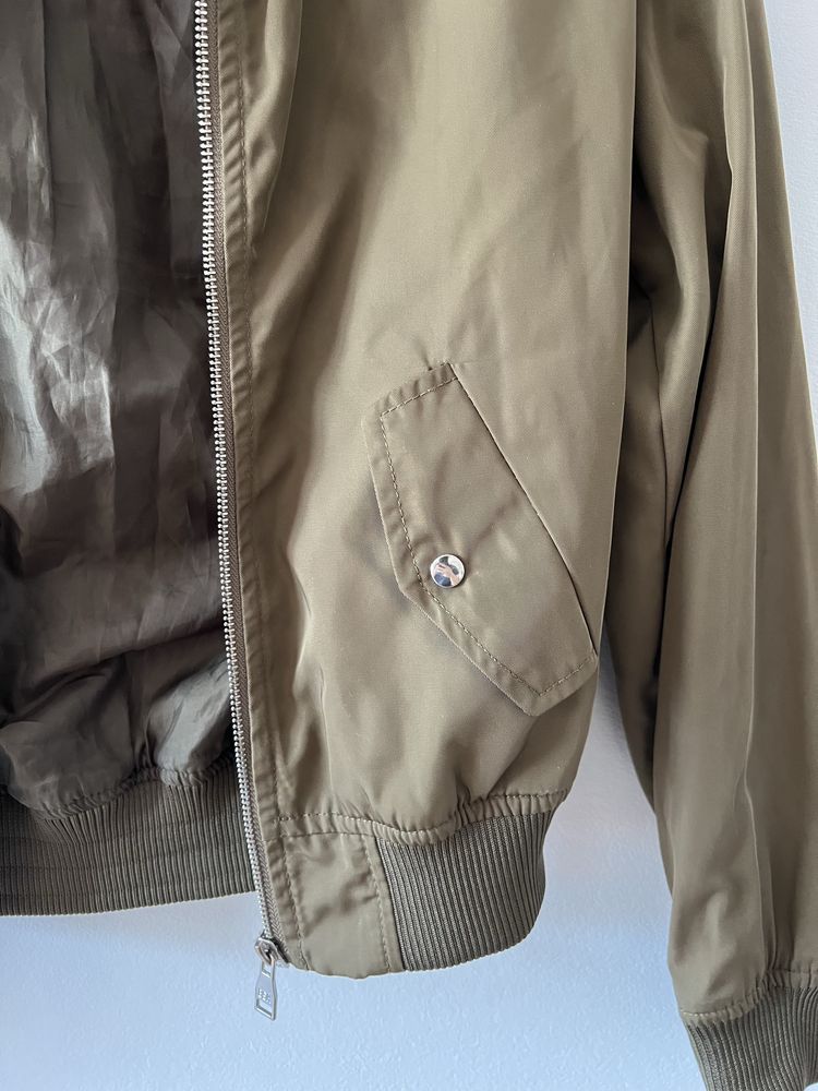 Katana bomberka kurtka bomber zielona khaki oliwkowa Bershka S 36