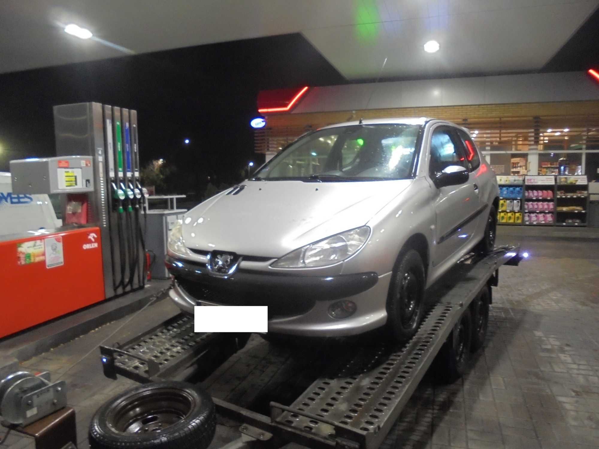 Peugeot 206 3 drzwi kolor srebrny 2.0 hdi przeznaczony na części
