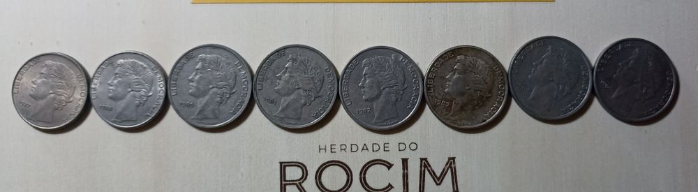 Moedas de 25$00 (patina original)