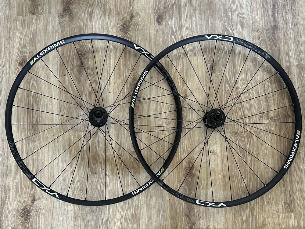Rower Fuji Tahoe 1.3, Suntour Raidon, Deore 1x11, Alexrims 29” boost