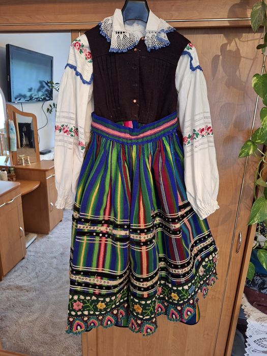 Stroje ludowe, koszule, zapaski