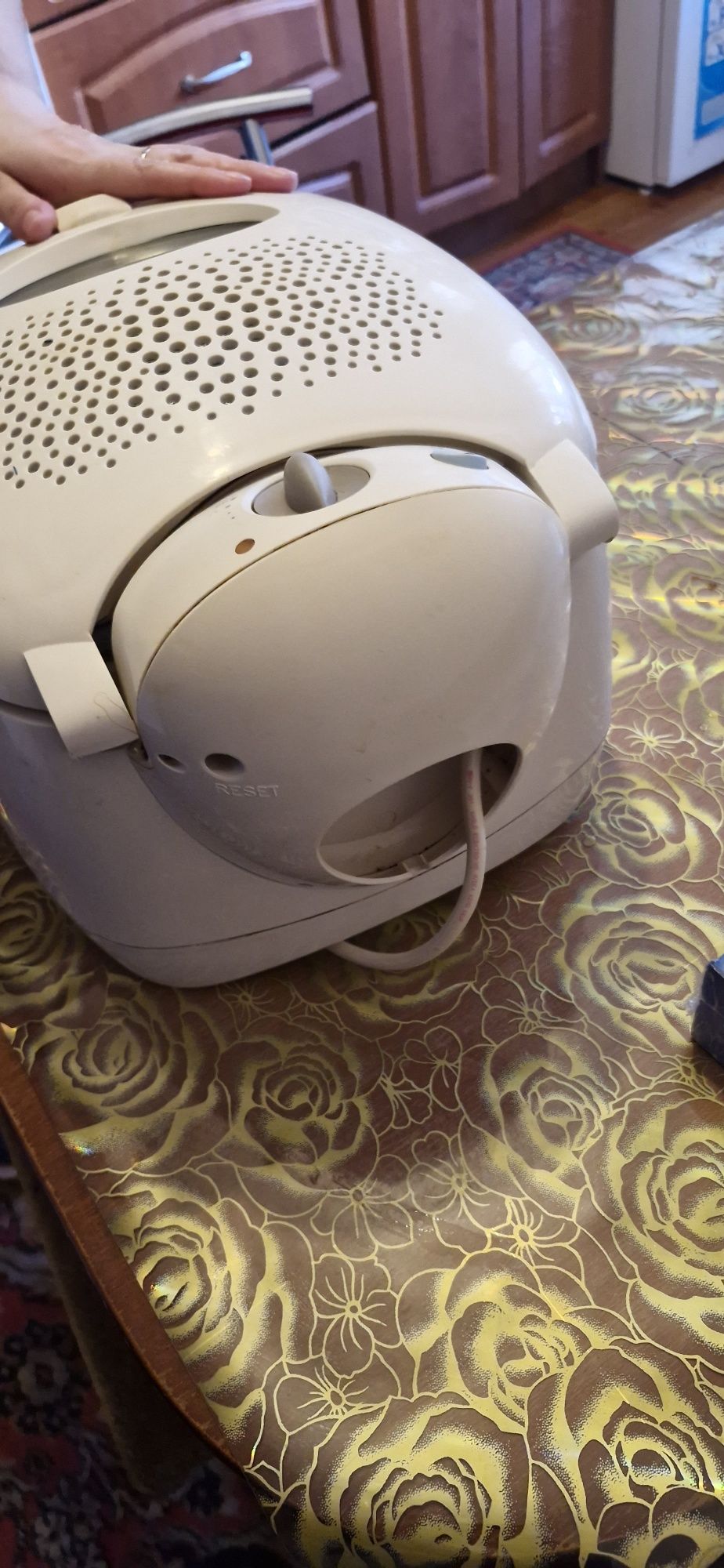 Фритюрниця Philips Cucina HD 6140
б/у.
Рабочая, в использовании