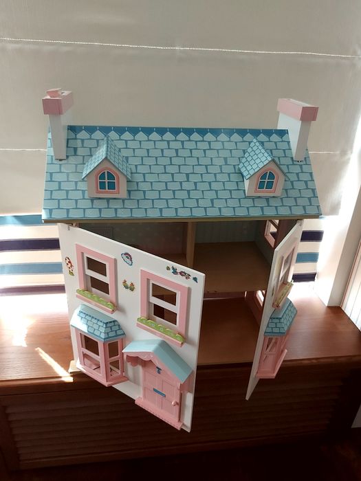 Двухэтажный дом Le Toy Van Mayberry ,Франция деревянный