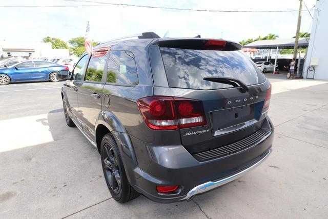 2019 Dodge Journey Crossroad Sport Utility 4