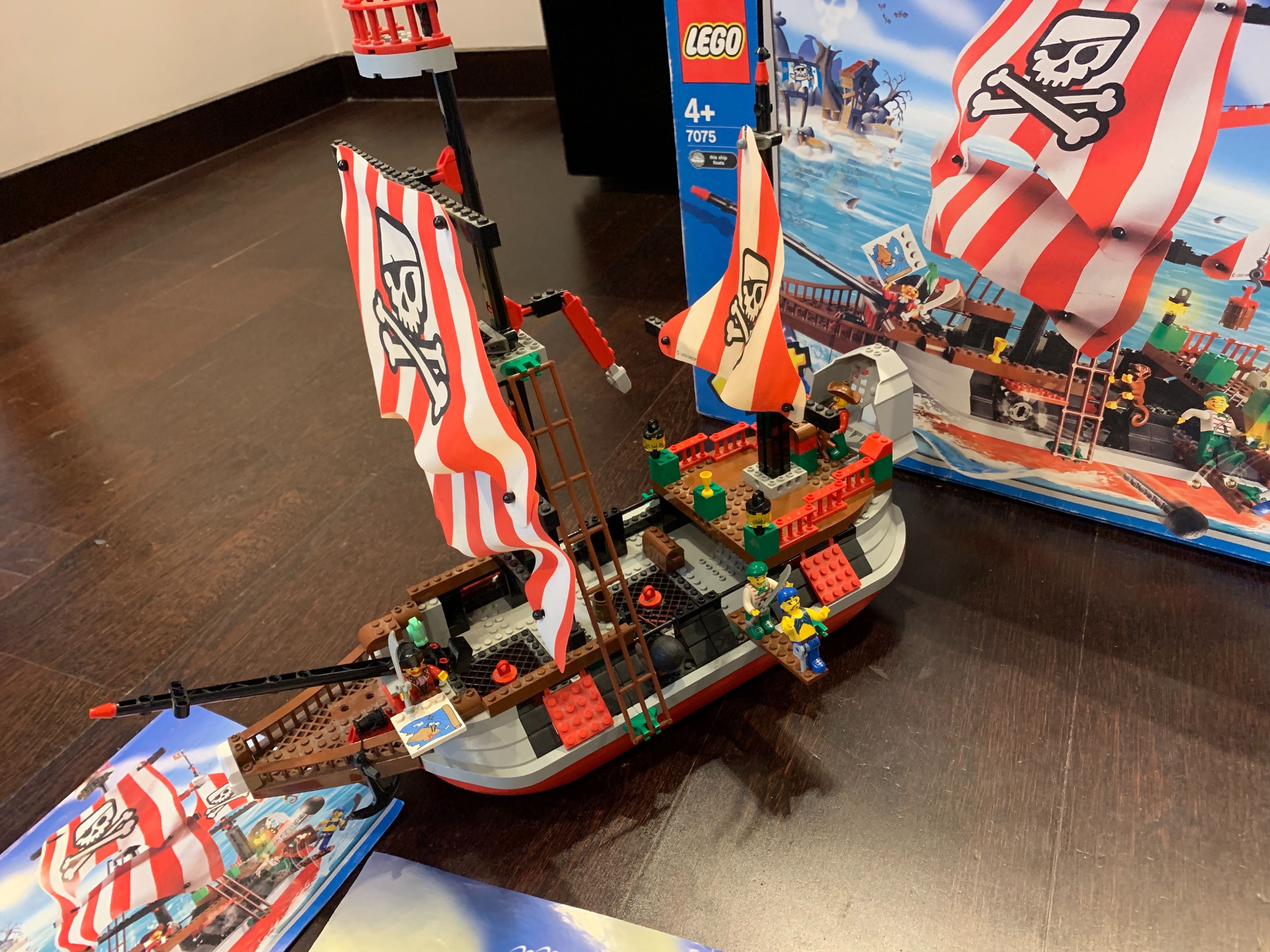 LEGO® 7075 Pirates - Statek piracki Kapitana Czerwonobrodego