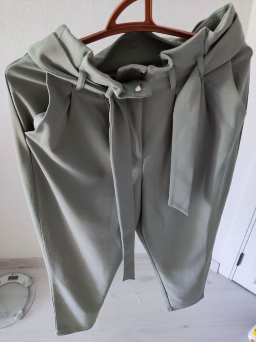 Брюки бірюзового кольору розмір 46 нові