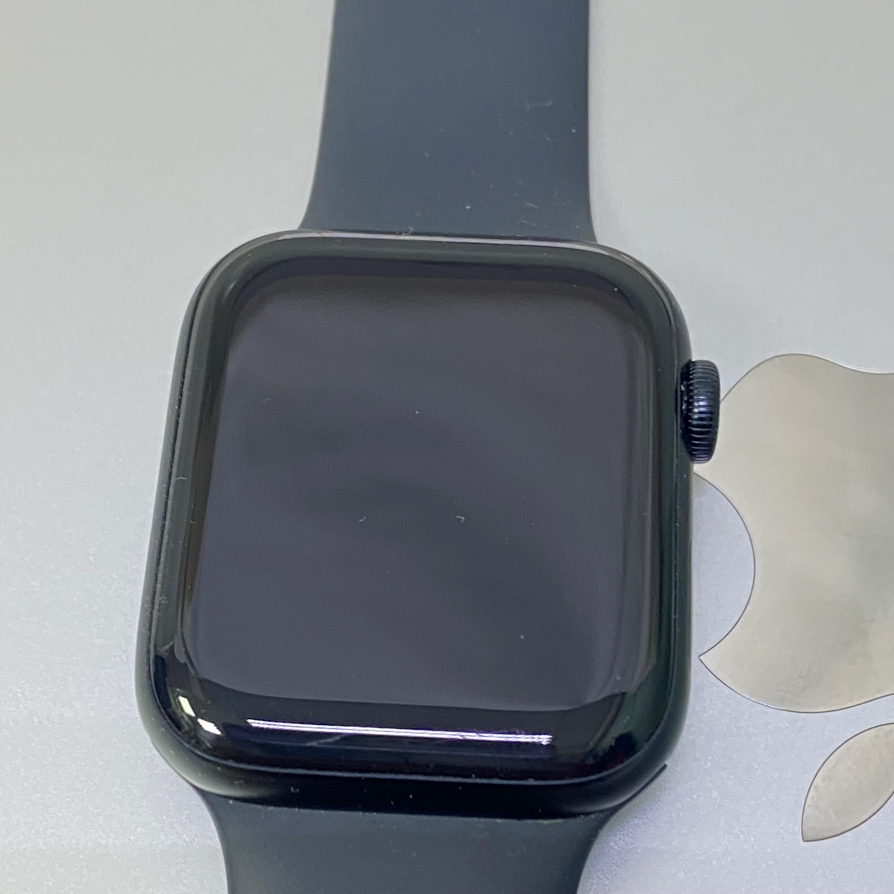 Apple Watch SE 2  2022  44 mm