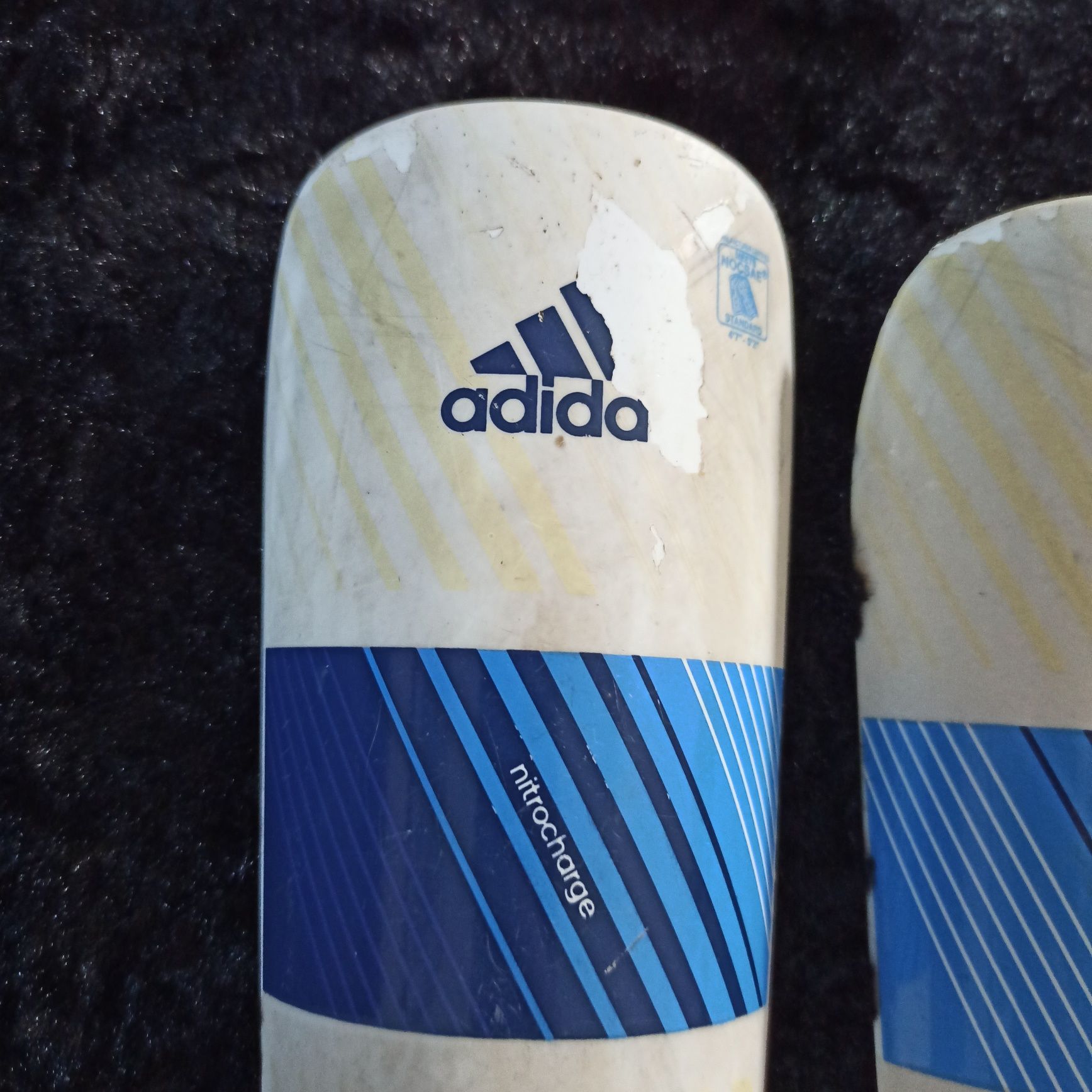 Ochraniacze na nogi piłkarskie Adidas plastikowe oryginalne