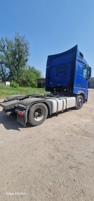 Тягач Mercedes Actros