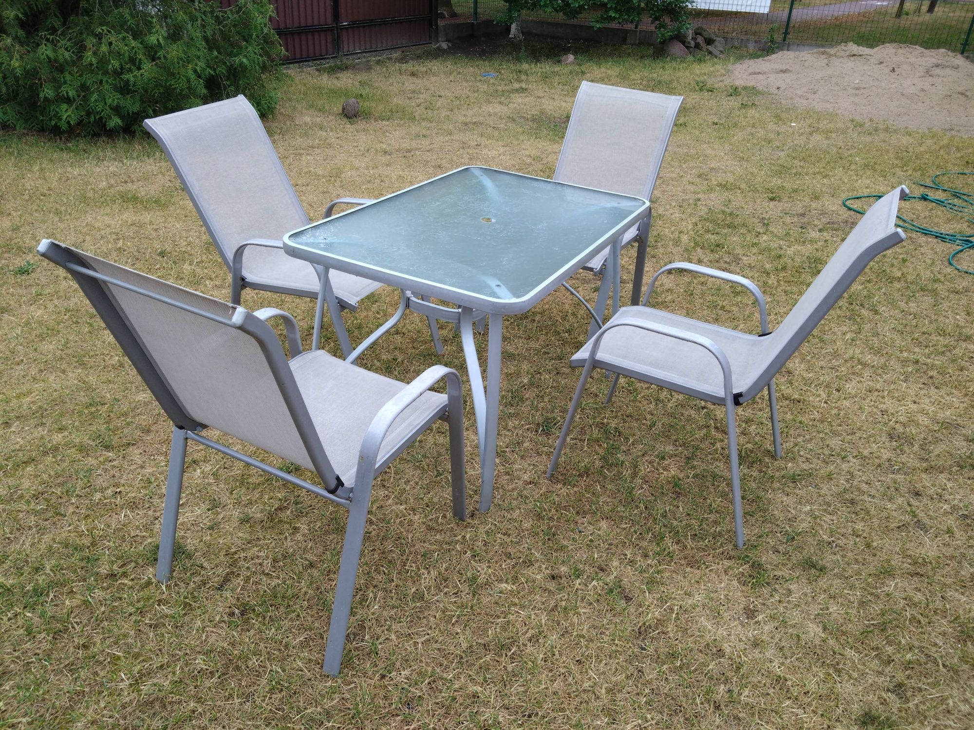Zestaw mebli ogrodowych stół+ 4 krzesła