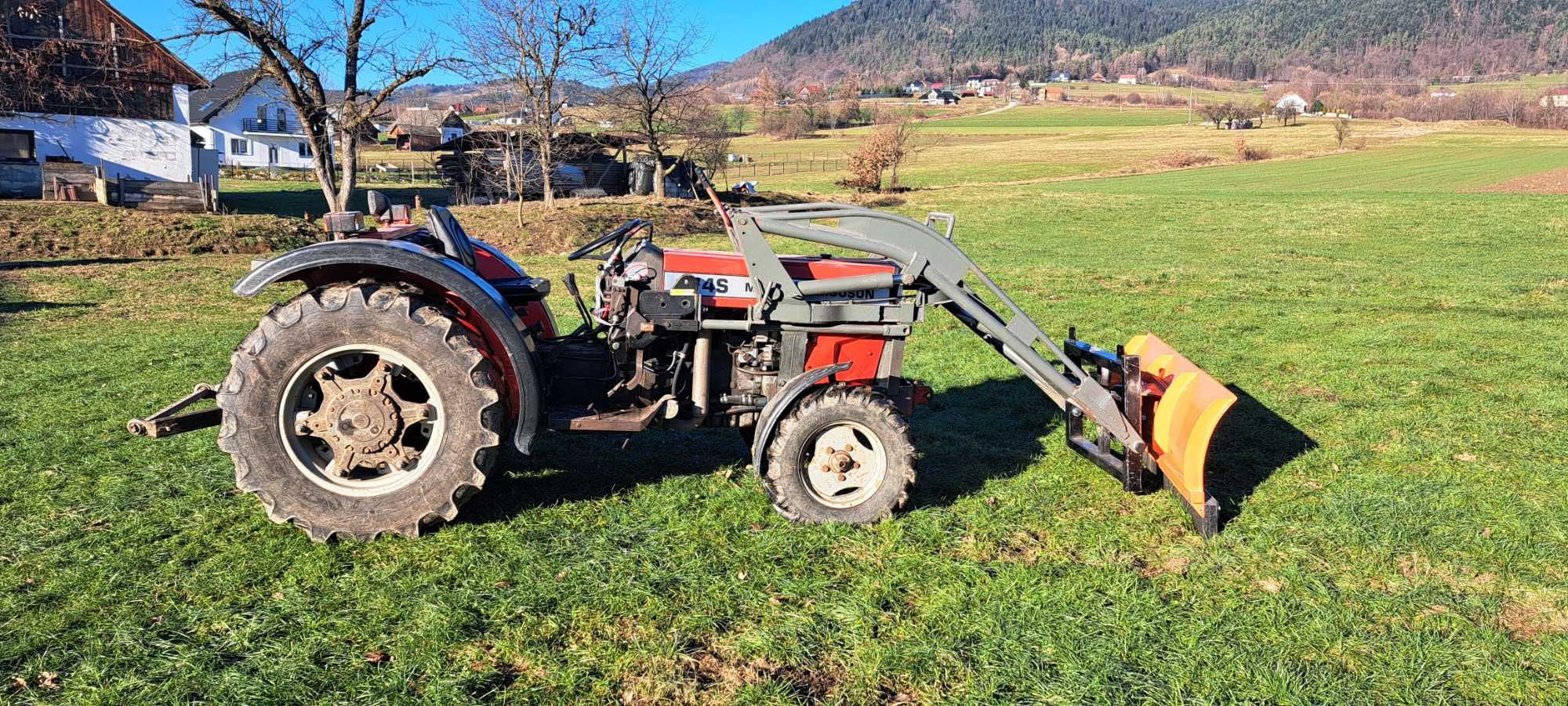 Ciągnik sadowniczy Massey Ferguson MF 174S