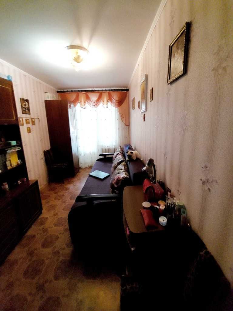 Продається 3-кімнатна квартира, Алмазний, 1 поверх, цегла Код:19849