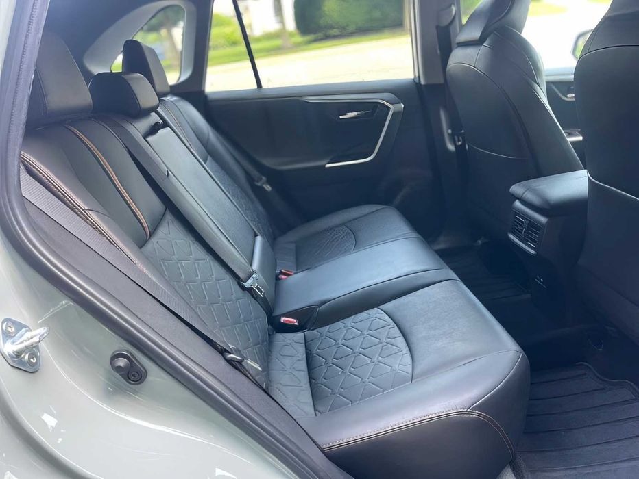 Toyota RAV4      2022