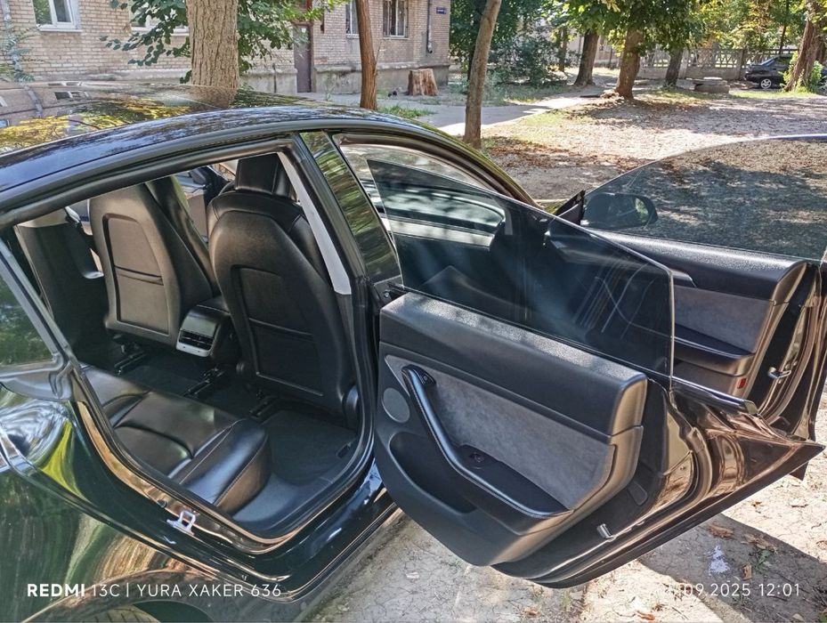 Аренда тесла модел 3 дуал мотор 21 года Tesla 3