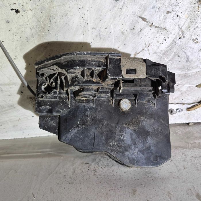 bmw e60 zamek drzwi lewy przód 7-pin europa