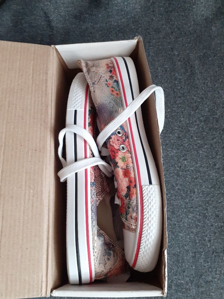 Nowe trampki kolorowe