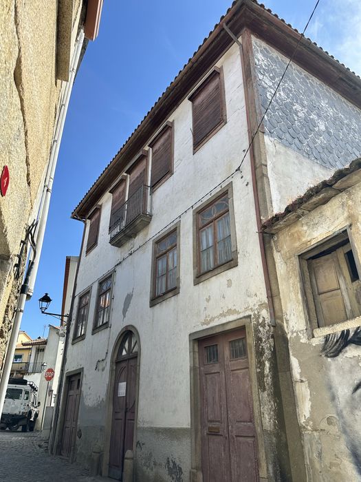 Oportunidade na Aldeia Vinhateira de Trevões (Douro)