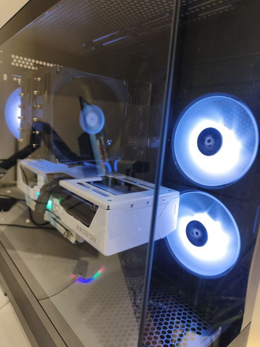 Komputer gamingowy Amd Radeon Rx9070xt ryzen 7 7700, 32gb ram ddr5 1tb