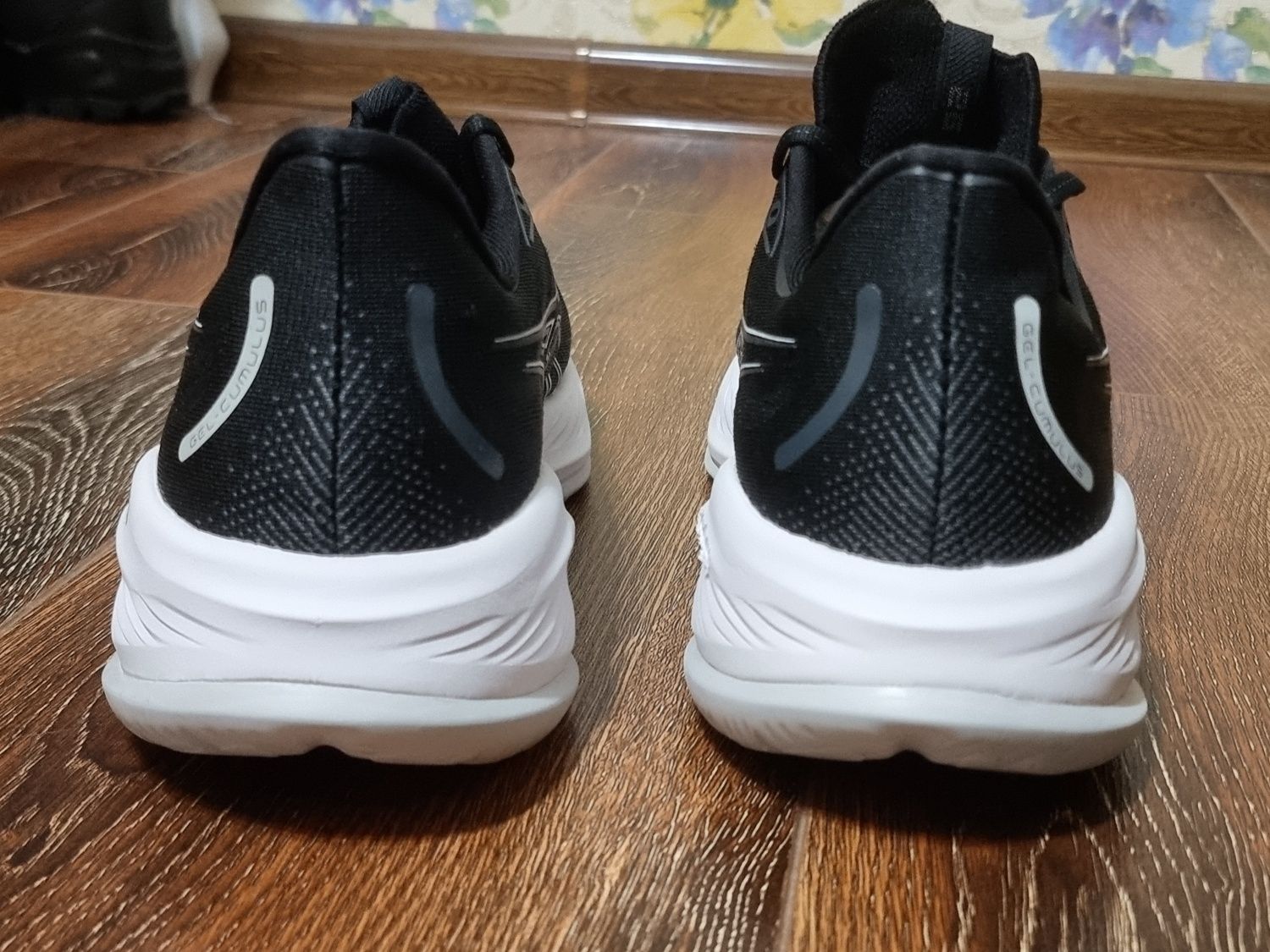 Оригінал 100% кросівки чоловічі asics comulus 26 EUR 45