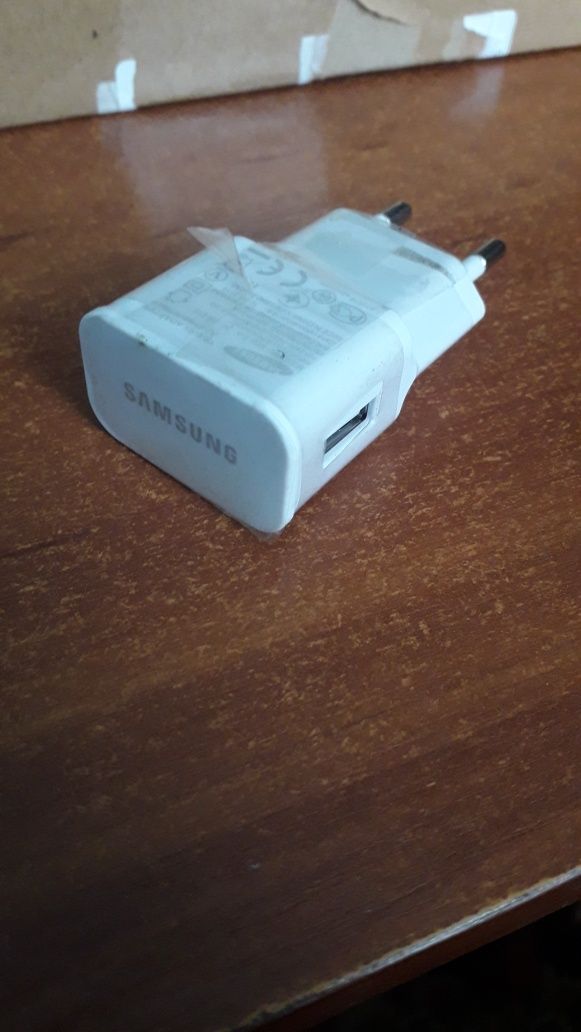 USB мережевий зарядний пристрій 2 x USB, 5 В 2 А

Виробник
F&D
Тип
Мер