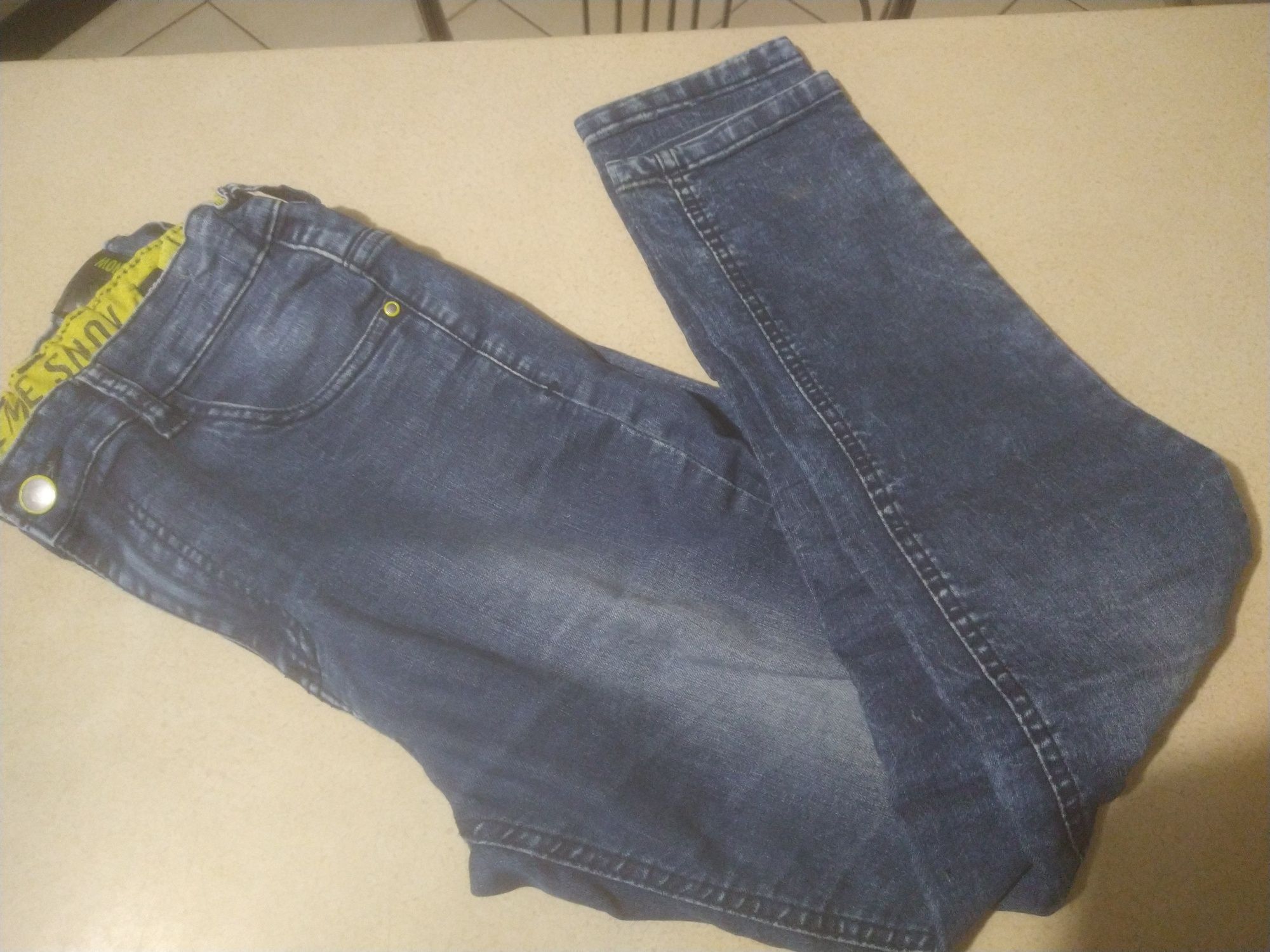 164_ Reserved spodnie dżinsowe dla chłopca