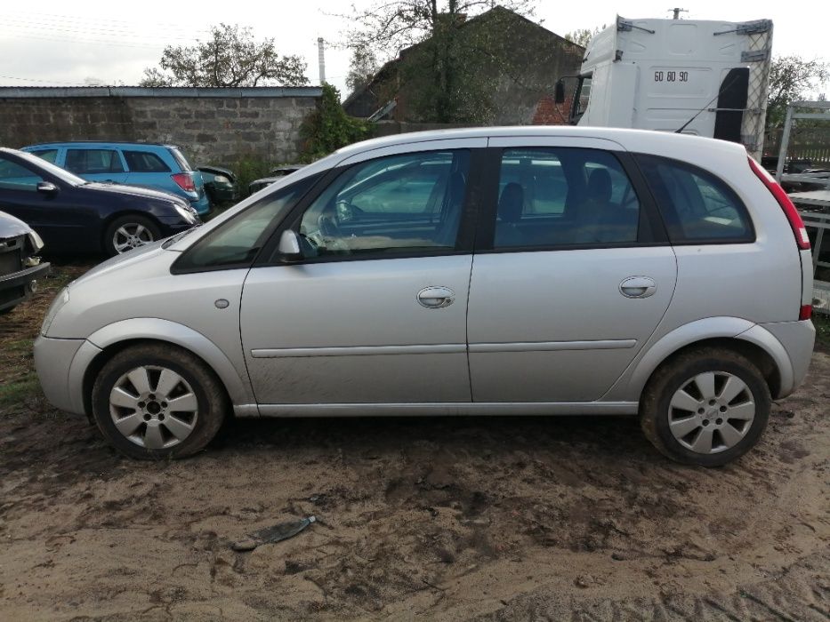 szyba boczna Opel Mervia A