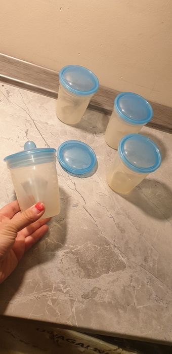 4 pojemniki do przechowywania mleka BabyOno z pokrywkami