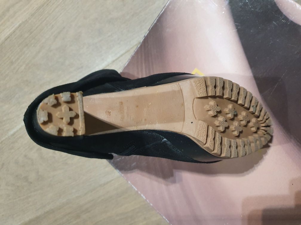 Buty botki czarne włoskie wysokie na obcasie rozm.39