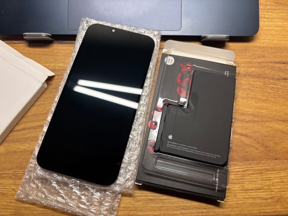 дисплей 13 pro Max акумулятор