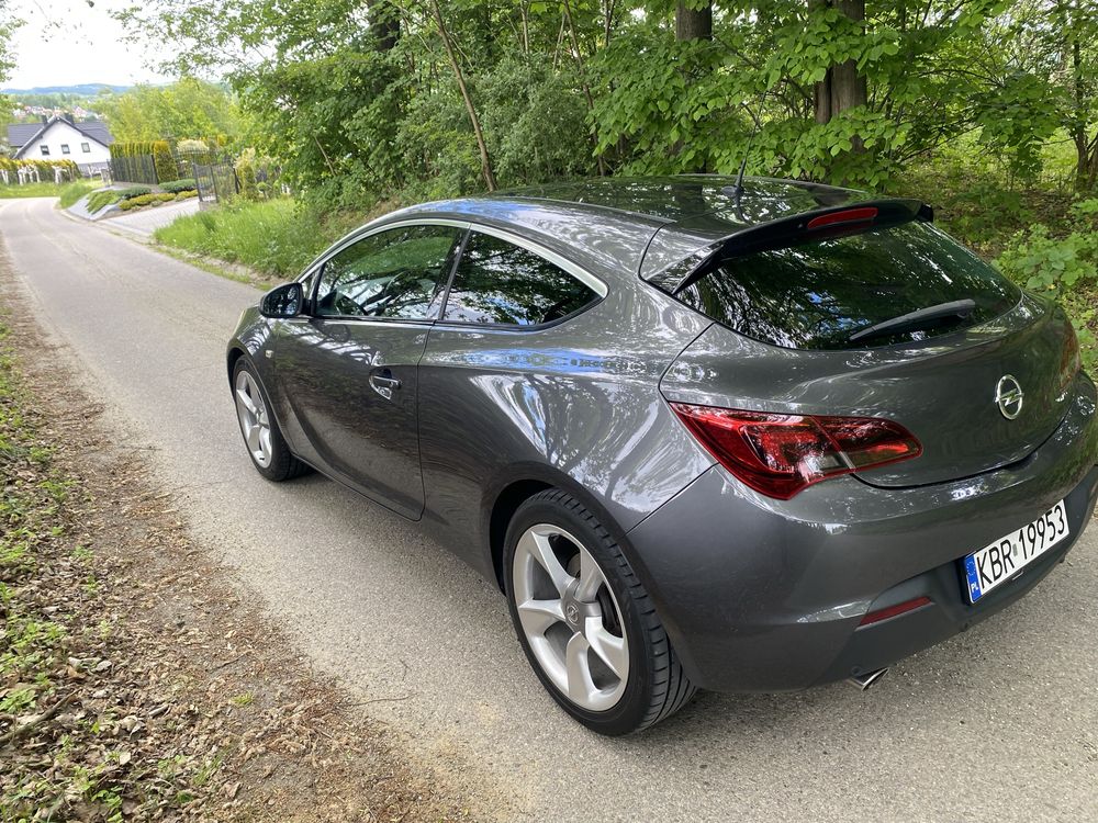 Opel astra j gtc 1.4t