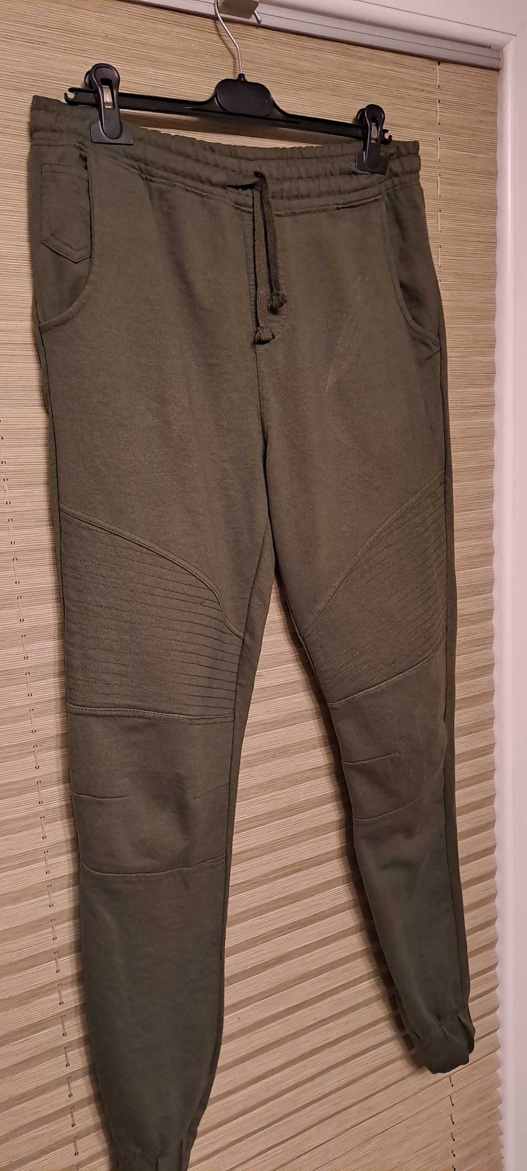 Spodnie dresowe marki Identic Man- rozmiar M
