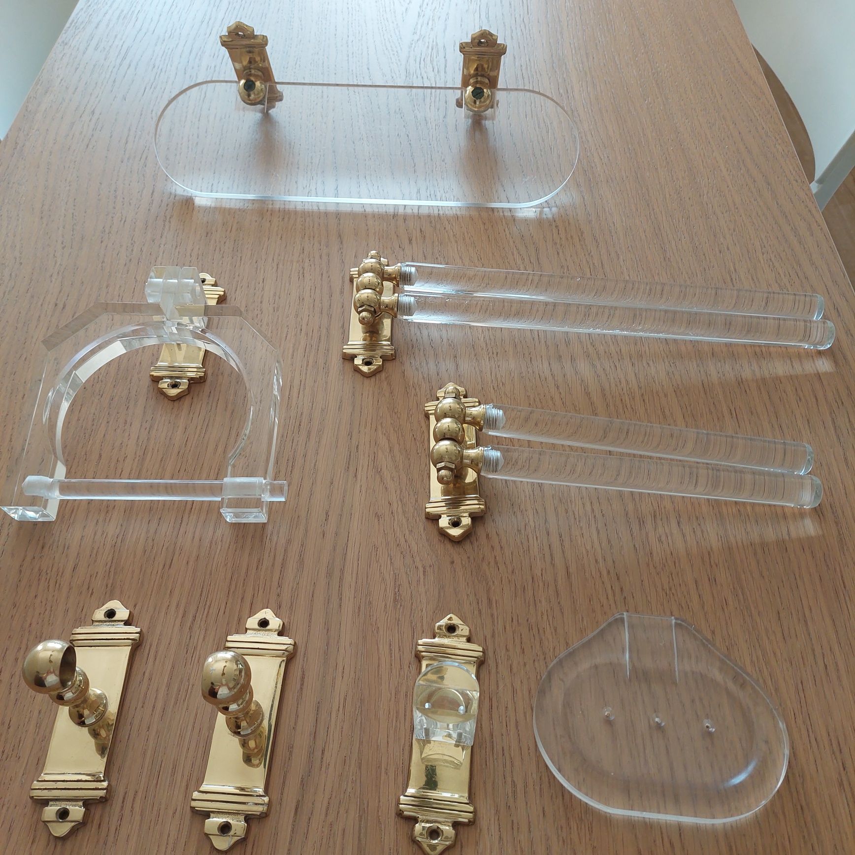 Conjunto de toalheiros, suporte de papel  higiénico e prateleira WC