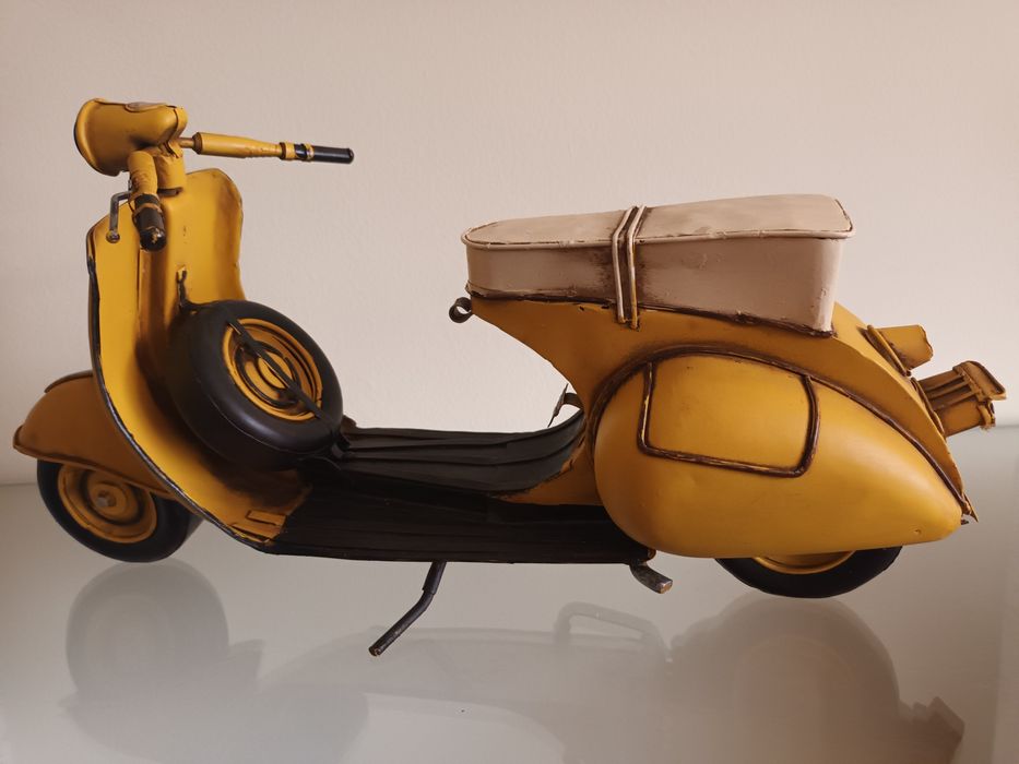 Mota Vespa Decorativa [Miniatura)