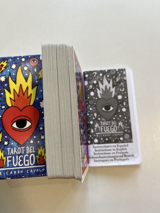 Таро оригінал Tarot del Fuego відкрите як нове