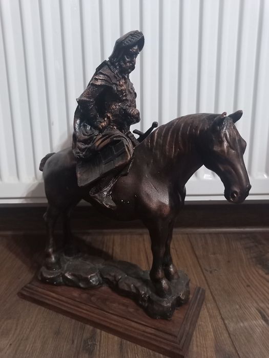 Rzeźba wojownik na koniu, ręcznie robiona, gips