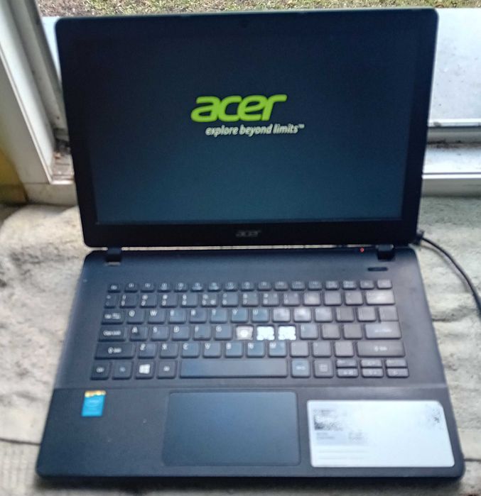 laptop Acer ES1-311
