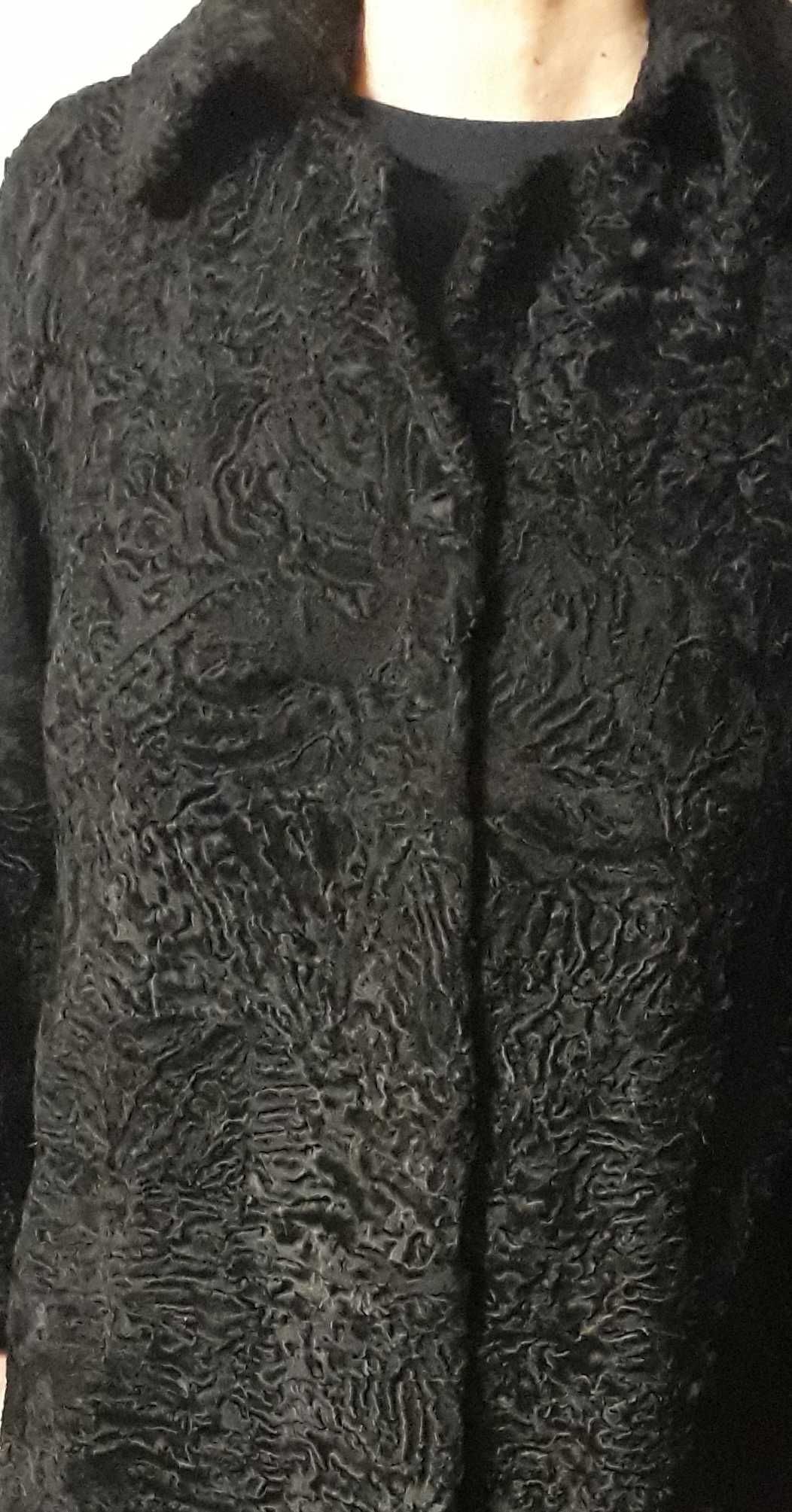 futro naturalne karakuły długi płaszcz