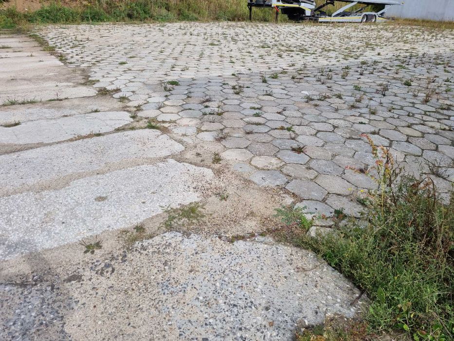 Miejsca postojowe, plac do wynajęcia