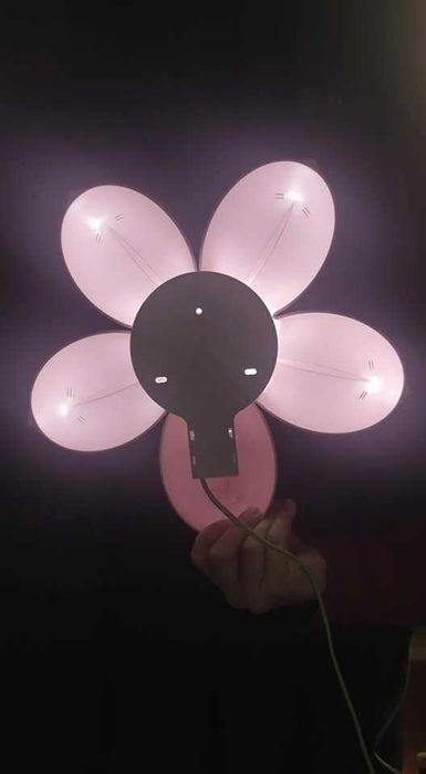 Candeeiro de parede para quarto de criança (FLOR)