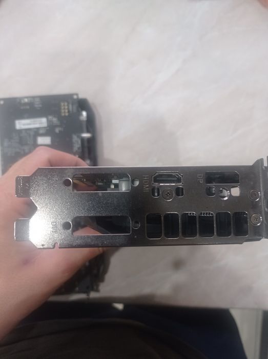 Видеокарты АМД  4 гб