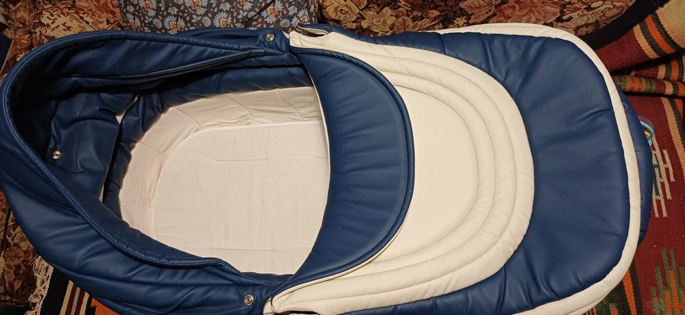 Продам всесезонную коляску 2 в 1 в очень хорошем состоянии недорого