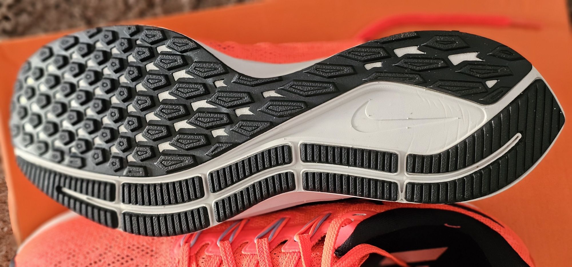 NIKE AIR ZOOM PEGASUS Novas 42