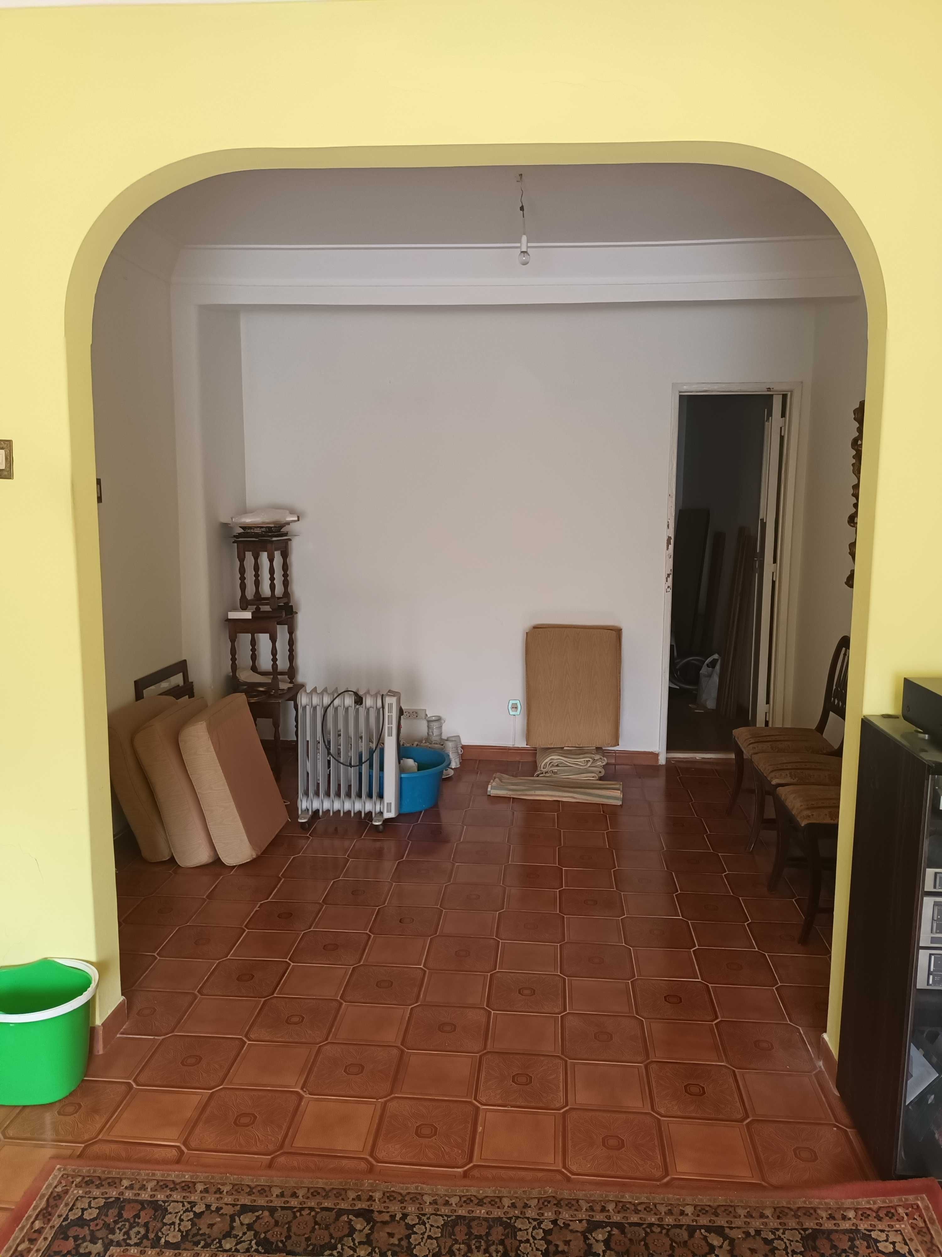 "Apartamento T3 com muito potencial"